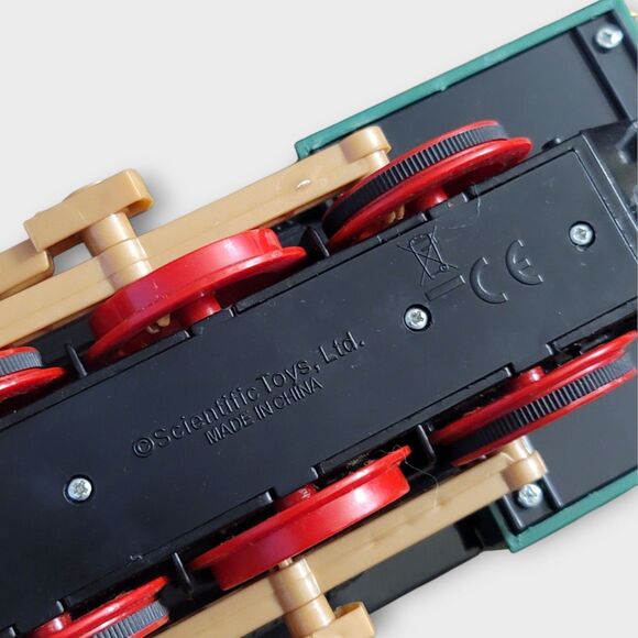 Scientific Toys Inc. Rio Grande G-Scale Battery Operated Toy Train Set Wt Signs - Picture 6 of 14